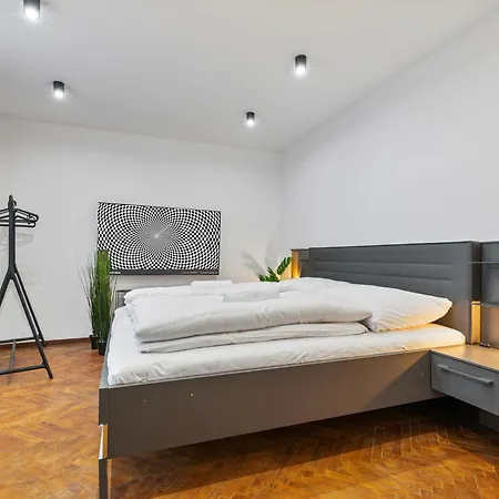 Lam Retro * Bratislava