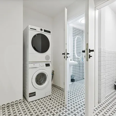 Lam Retro * ברטיסלאבה